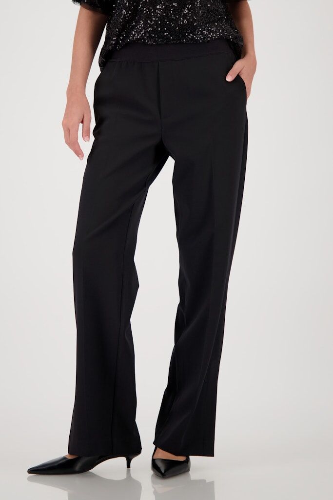 Hose mit Bügelfalte