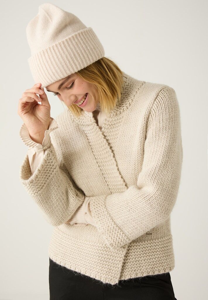 kurze Strickjacke