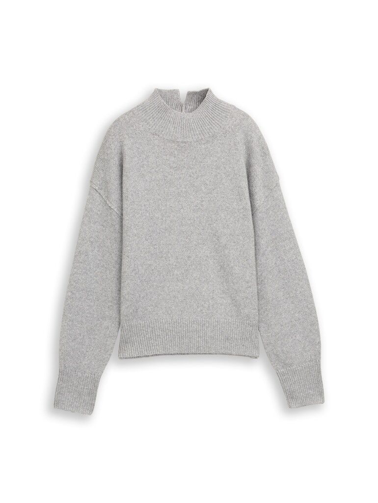 Oversize Strickpullover mit Stehkragen Oversize Strickpullover mit Stehkragen