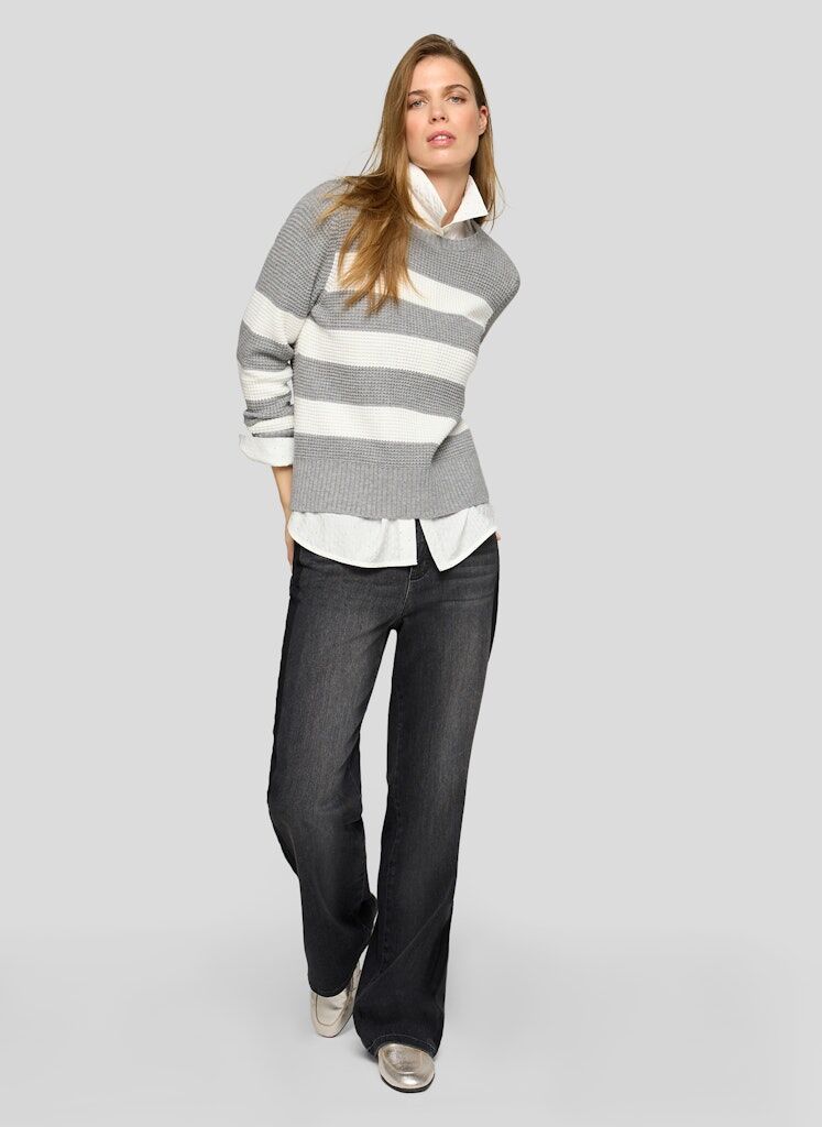 Pullover mit Streifen Pullover mit Streifen