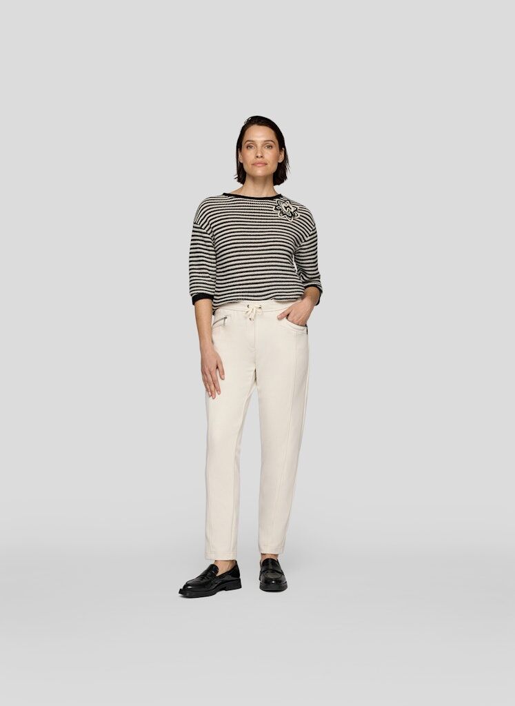 Pullover mit Streifen Pullover mit Streifen