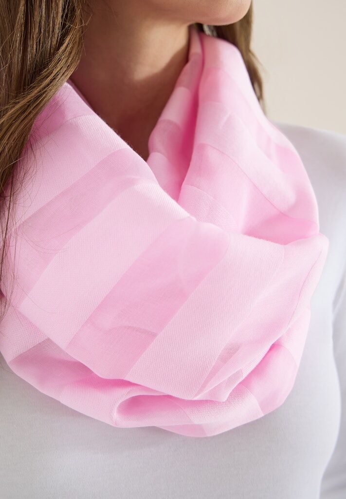 Loop Schal mit Streifenmuster Loop Schal mit Streifenmuster