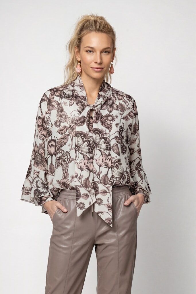 Bluse mit Volants und Blumenprint Bluse mit Volants und Blumenprint