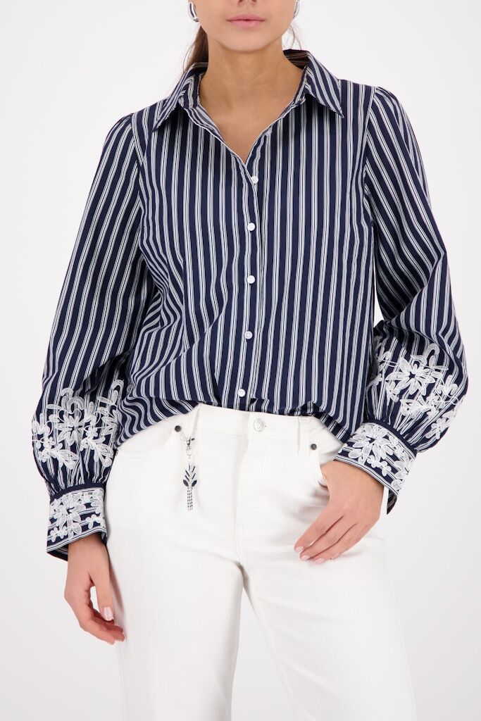 Bluse mit Spitze Bluse mit Spitze