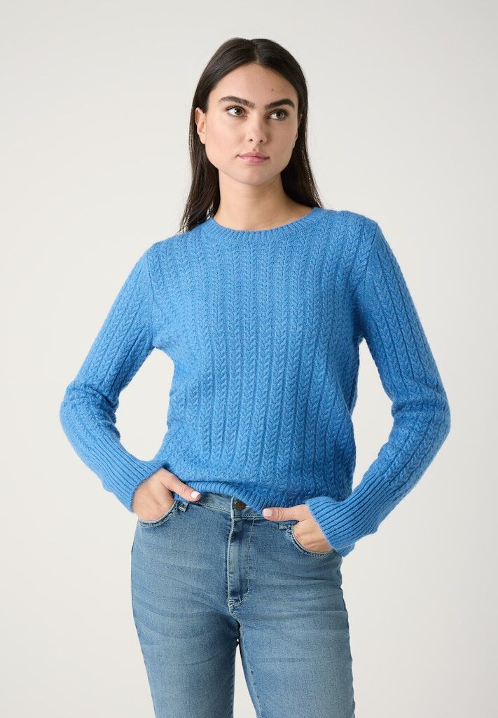 Pullover mit Zopfmuster