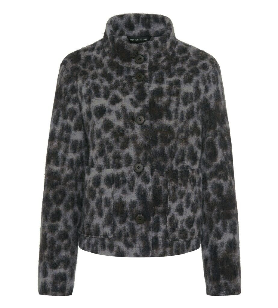 Wolljacke mit Leo-Muster
